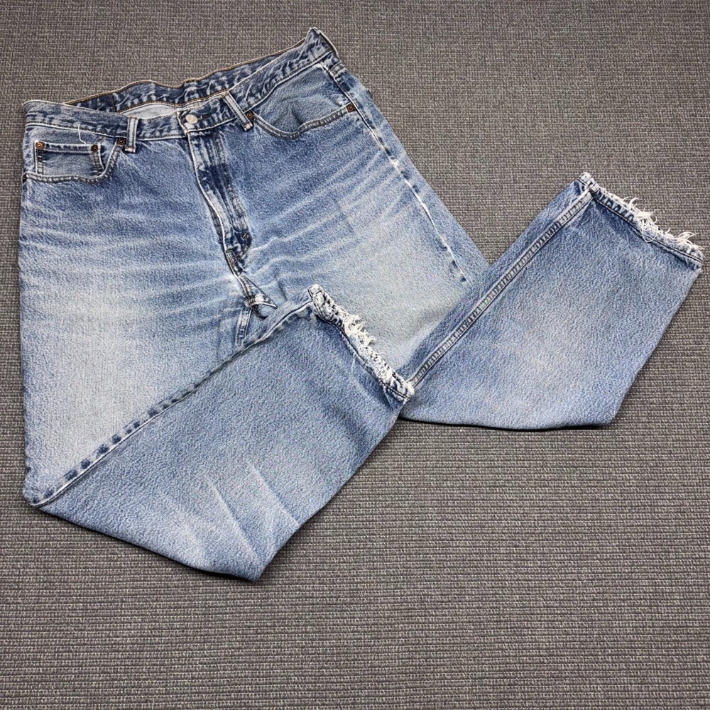 Levis 550 Relaxed Fit Tapered Leg Light Wash Distressed Jeans Mens 36x30 9551